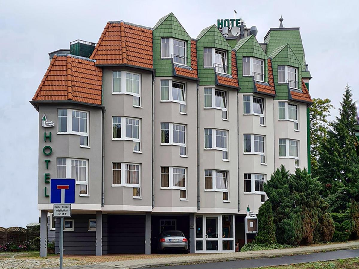 Zum Gruenen Turm Hotel Hohen Neuendorf Buitenkant foto