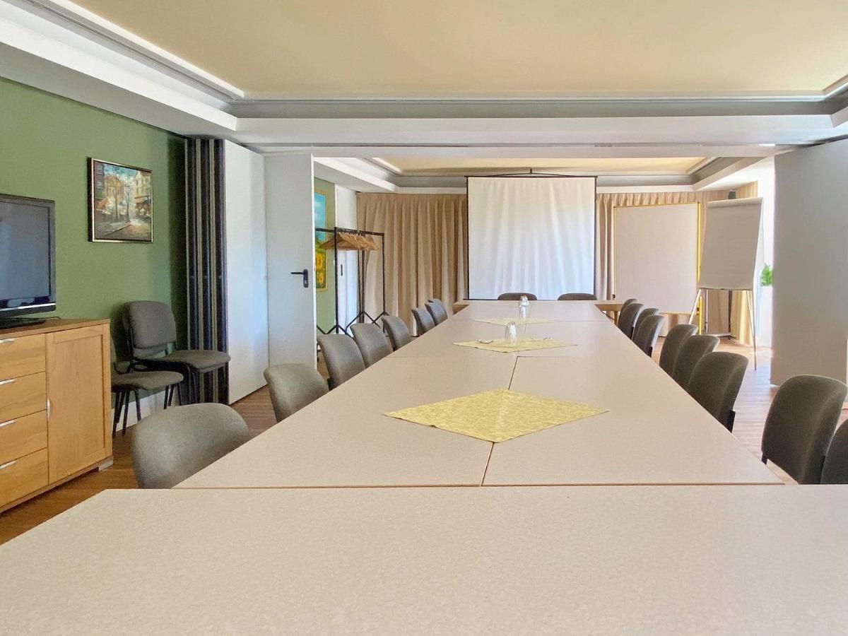 Zum Gruenen Turm Hotel Hohen Neuendorf Buitenkant foto