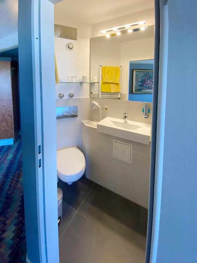 Zum Gruenen Turm Hotel Hohen Neuendorf Buitenkant foto